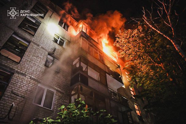 Пожары, разрушения, погибшие и много раненых: власти рассказали о последствиях атаки на Харьков (фото)