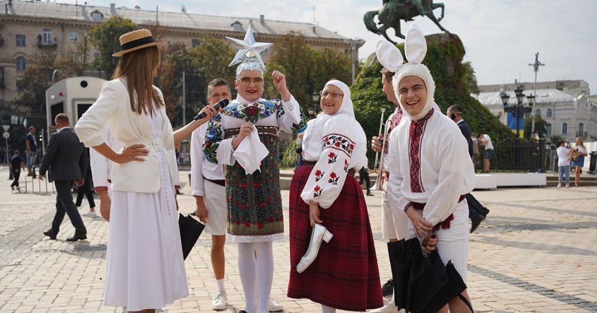 Вєрка Сердючка пригадала, як із Зеленським випила пляшку горілки в готельному номері