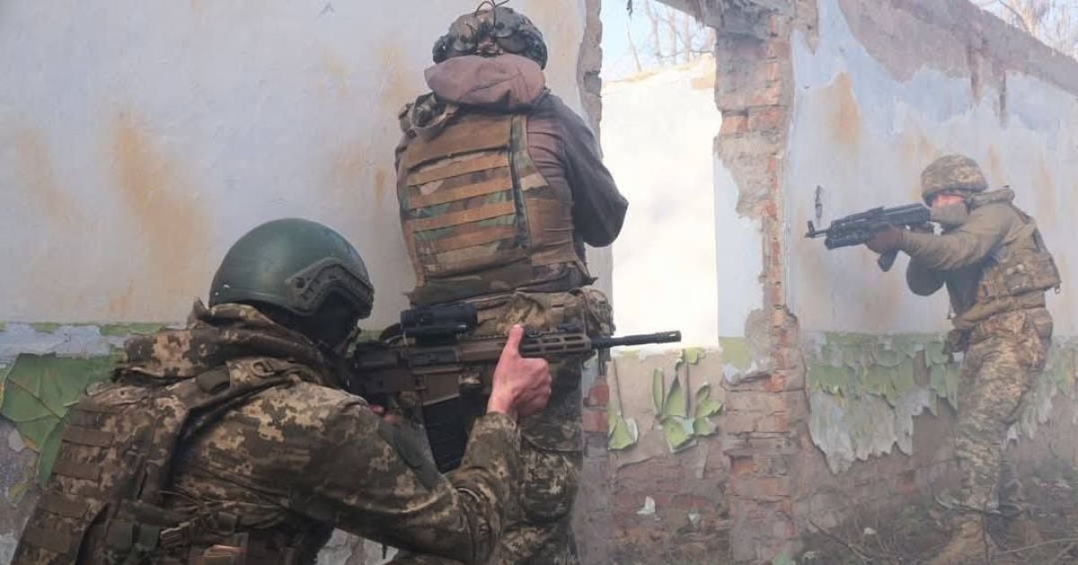 Українські військові