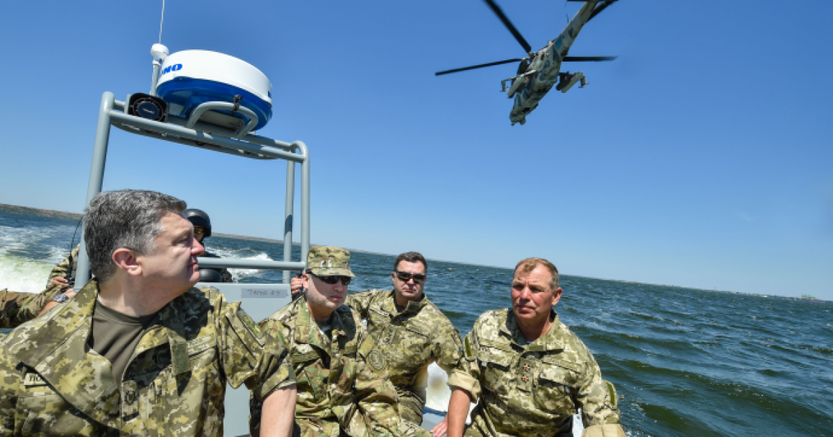Президент заявив про підсилення оборони Маріуполя