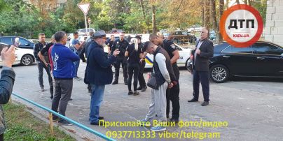 В Киеве задержали иностранцев с оружием - соцсети