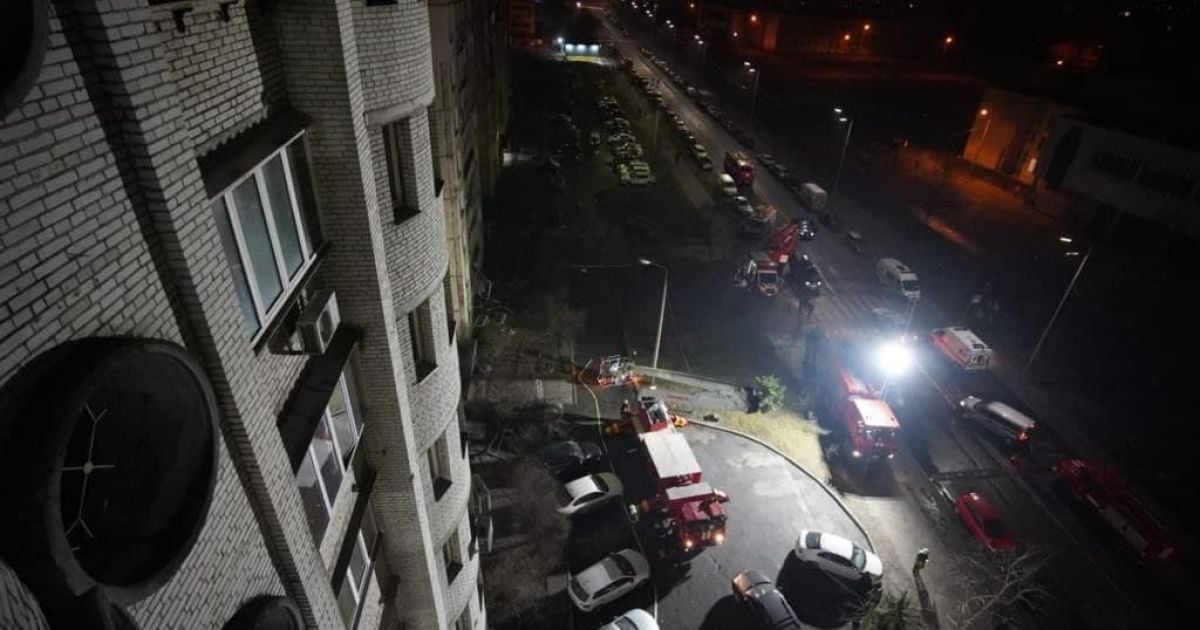 Люди були в бомбосховищі, коли в будинок влучило: результат обстрілу Києва