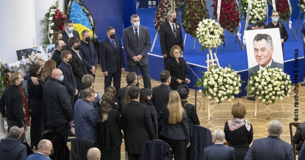 Київ прощається з колишнім мером Олександром Омельченком