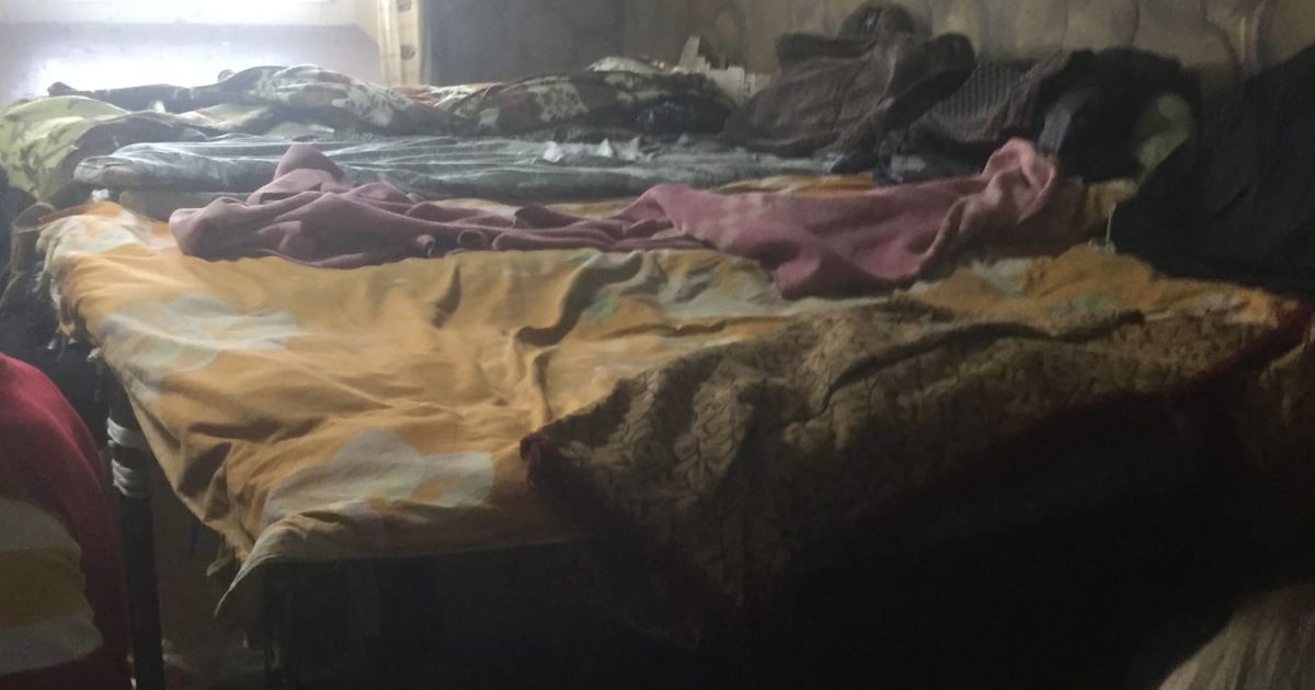 Грибок, оголена проводка і нуль особистого простору: у Мережі показали жахливі фото з Київського СІЗО