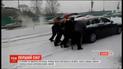 Столица застряла в 10-балльных пробках из-за обильного снегопада