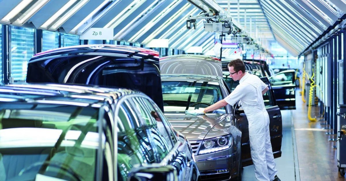 Заводам Volkswagen і BMW пророкують масштабні скорочення