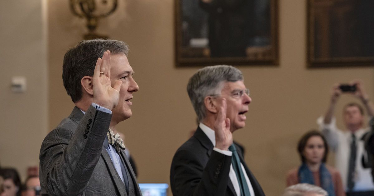 Заступник помічника держсекретаря США у справах Європи і Євразії Джордж Кент та Повірений у справах США в Україні Вільям Тейлор