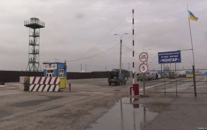 Росіяни штучно створюють чергу машин на виїзді з Криму