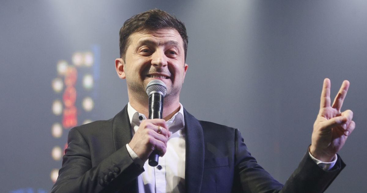 Бадьорий Зеленський проголосував на виборах за "дуже достойну та гідну людину"