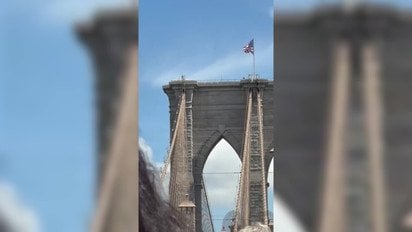 Голий чоловік стрибнув з вершини Бруклінського мосту і вижив