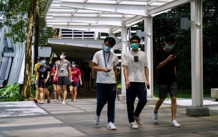 Нові правила боротьби з пандемією: у Сингапурі невакциновані будуть лікуватися від CОVID-19 власним коштом