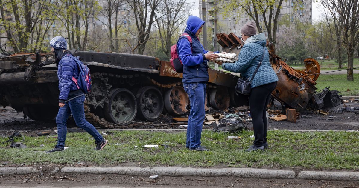 "Мы должны продолжать эвакуацию": мэр Мариуполя сообщил, сколько мирного населения осталось в городе