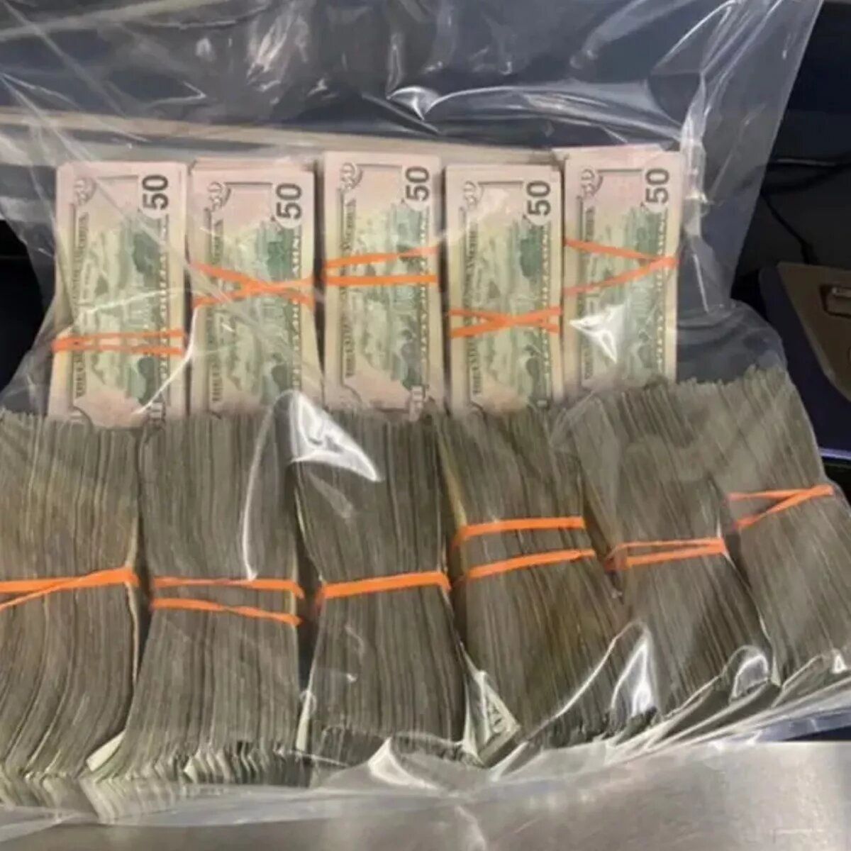 Студент знайшов 135 тисяч доларів / Фото: Albuquerque Police Department / ©