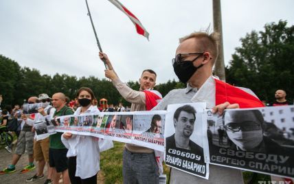 Протестующие в Беларуси кричали "Завтра, завтра!" по пути домой
