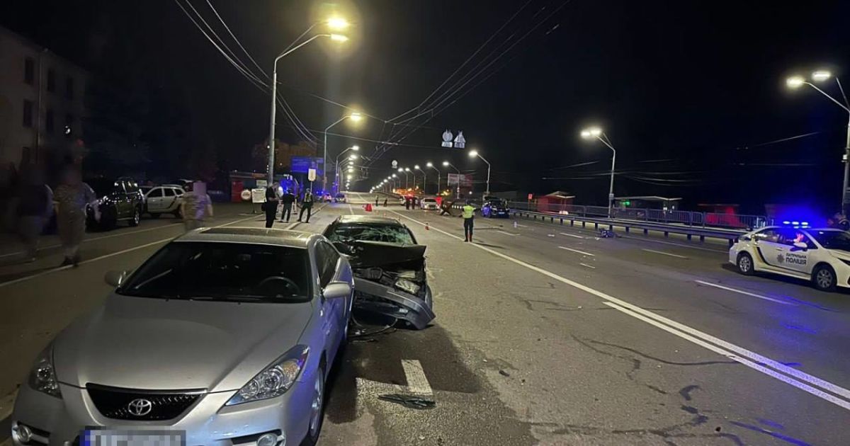 У Києві водій на великій швидкості збив на блокпосту двох нацгвардійців 25 липня