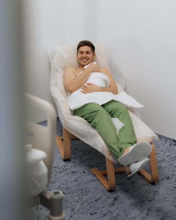 Володимир Остапчук з дружиною та їхнім новонародженим сином / © instagram.com/vova_ostapchuk