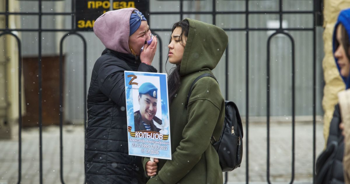 Багатодітні батьки, студенти і чоловіки без бойового досвіду: в Бурятії масово роздають повістки