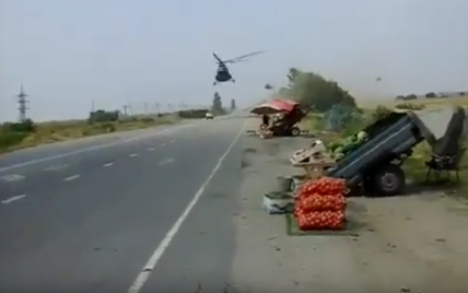 В Запорожье сняли видео феерического приземления военного вертолета посреди дороги