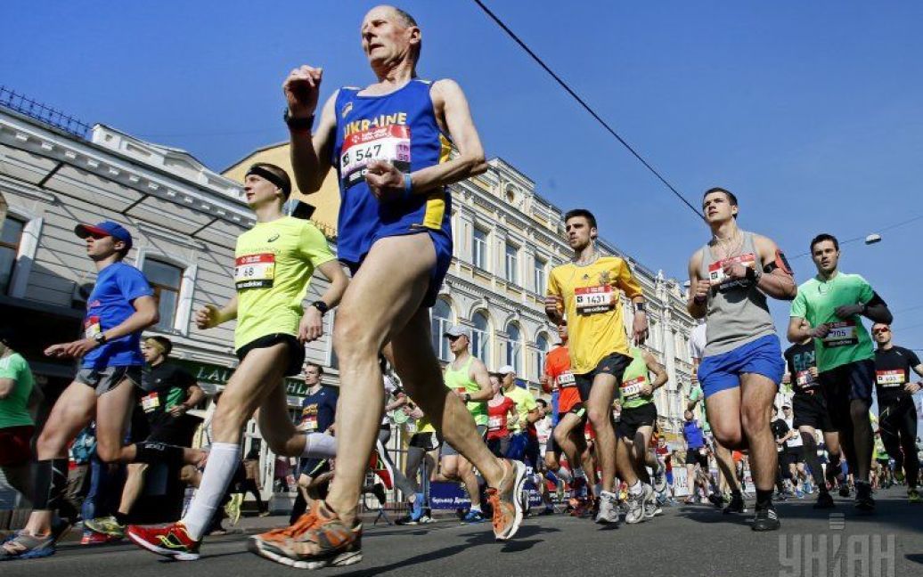 У Київському напівмарафоні взяли участь 6 тисяч спортсменів. / © УНІАН