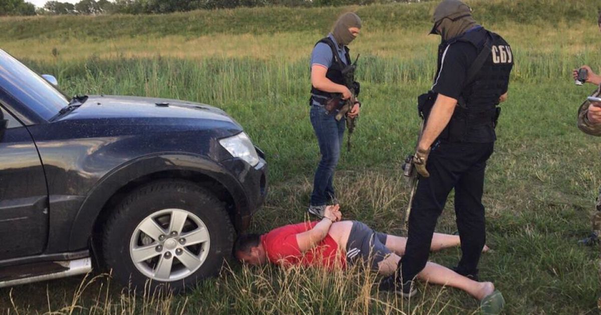 Луценко опублікував фото із масштабної бурштинової операції