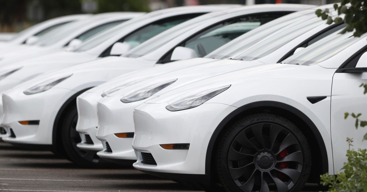 Tesla в другому кварталі б'є рекорди продажу: названа кількість реалізованих електрокарів