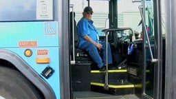 Найстаріший водій автобуса у світі