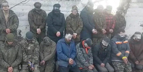 Морпіхи полонили 19 окупантів: солдат РФ зачитав "Заповіт" Шевченка