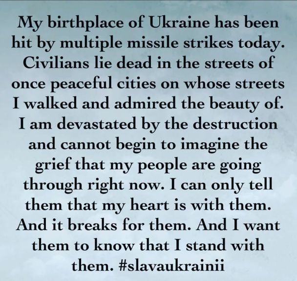 Милла Йовович прокомментировала ракетные обстрелы Украины / © instagram.com/millajovovich