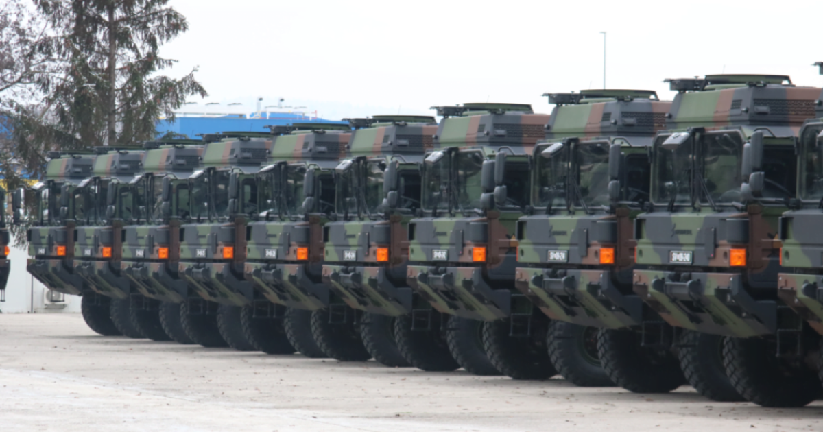 В Маріуполі фіксують рух вантажівок окупантів