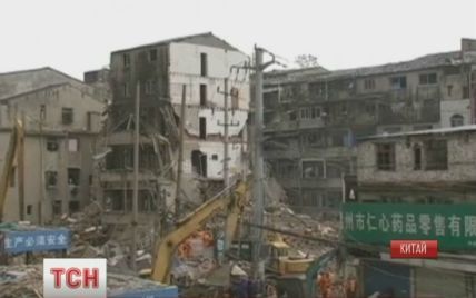 Обвал 4 будинків у Китаї вбив щонайменше 8 людей