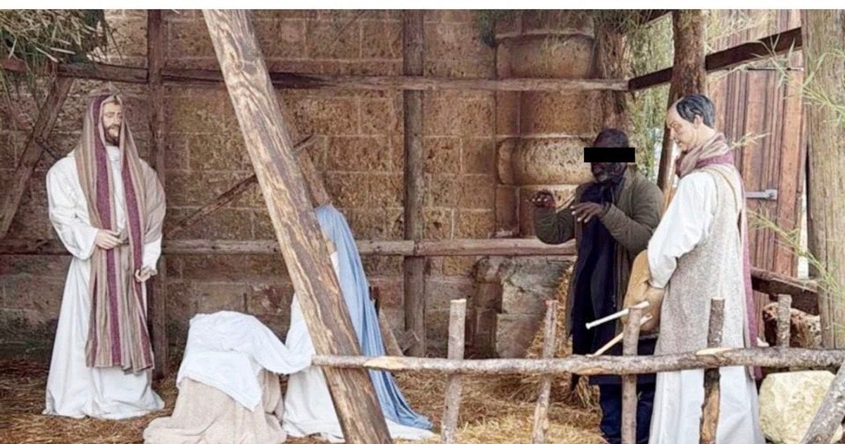 Нова "статуя" в різдвяній шопці