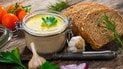 Паштет із печінки в банках
