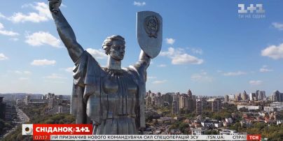 У Києві збираються декомунізувати Батьківщину-Мати та міст Патона