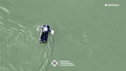 Плив до Молдови на надувному матраці: прикордонники затримали чергового ухилянта