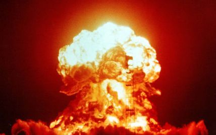 Ракета с ядерным зарядом: Жданов рассказал, что произойдет, когда ее собьет противоракетная оборона
