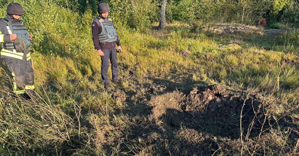 На месте взрыва мины в Ровенской области у границы в Беларуси
