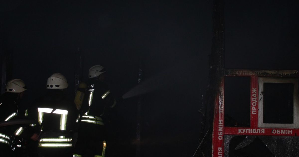 пожежа на Мінському ринку в Києві_9 / © Управление ГСЧС Киева