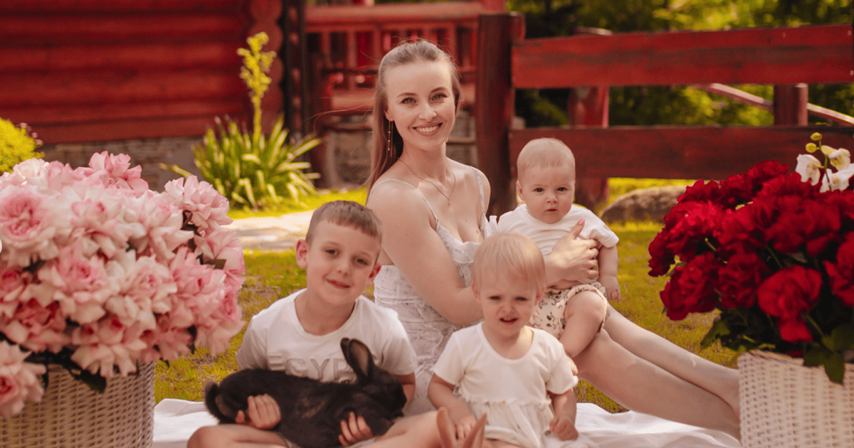 Анна Сагайдачна з дітьми