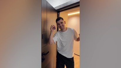 Блогер Ніколас Карма показав, який вигляд зсередини має його розкішна квартира у Львові