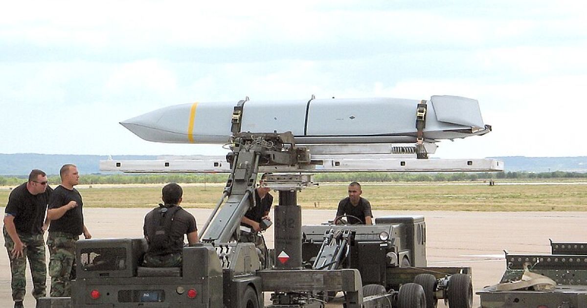 Крылатая ракета JASSM, фото иллюстративное.