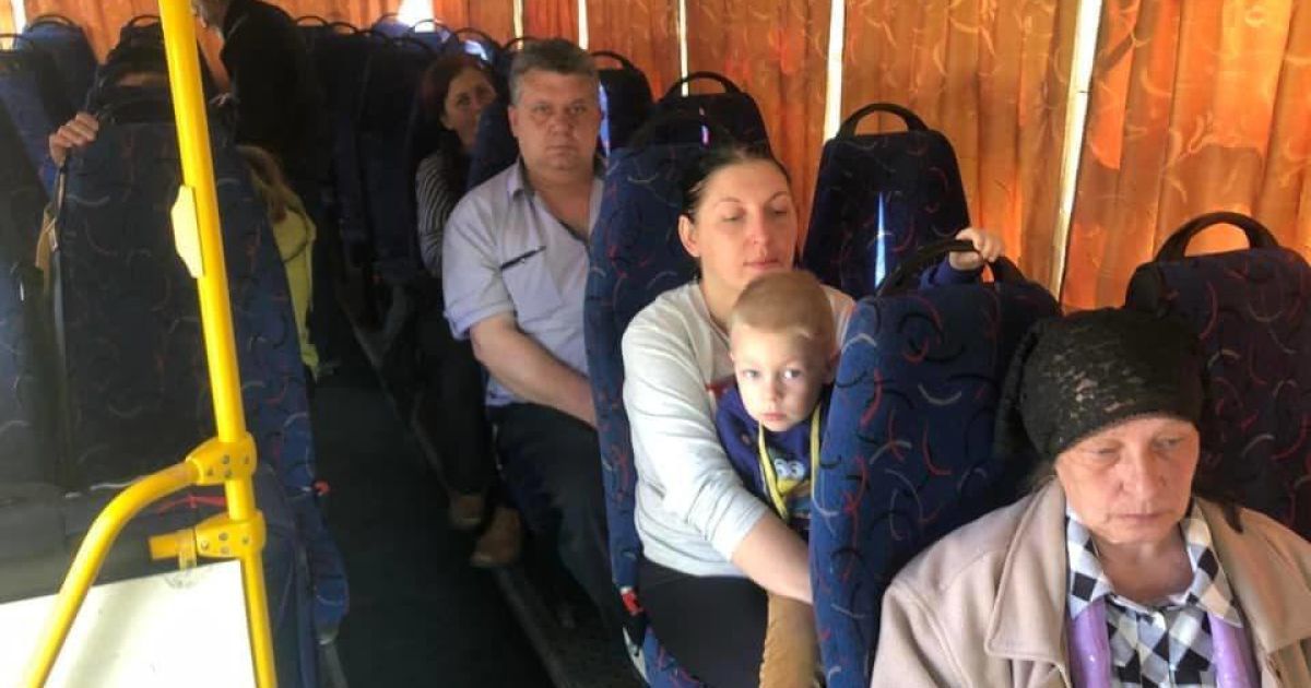 Евакуація з Луганщини, фото / Сергій Гайдай