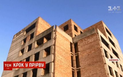 Подростки-самоубийцы из Буковины оставили на крыше здания предсмертную записку