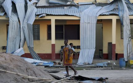 В Мозамбике на город, который на 90% уничтожил циклон "Идай", обрушился новый шторм