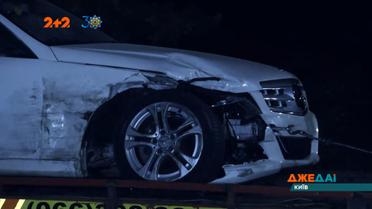 Ночные гонки в столице: водитель "Мерседеса" на большой скорости не справился с управлением