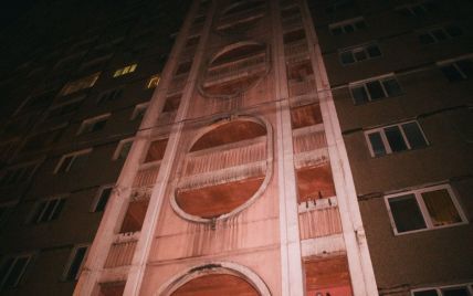 В Киеве 22-летний мужчина повесился на двери квартиры