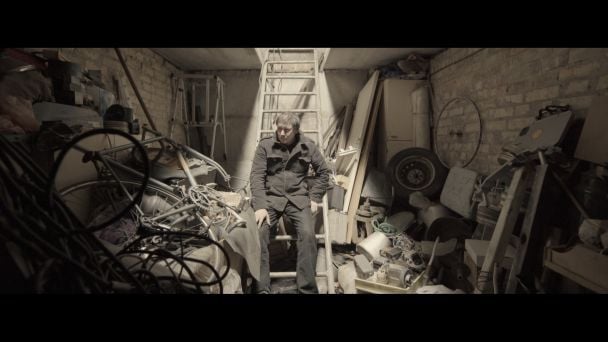 Кадр з фільму "Рівень чорного"