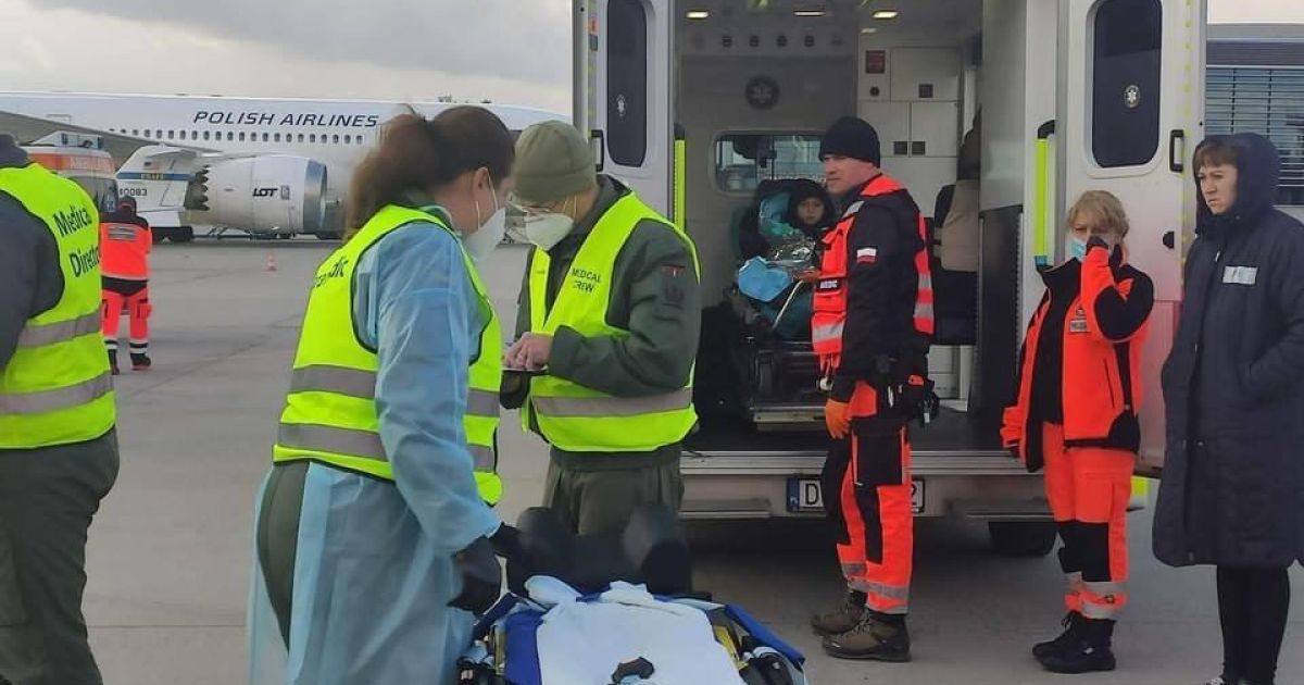 Дітей та дорослих із важкими опіками перевозять на лікування за кордон