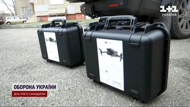 Мільйон на ЗСУ: мати загиблого бійця передала гроші для військових