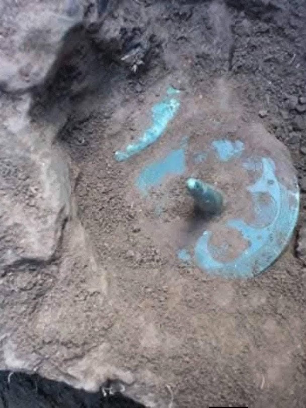 У Чехії виявили один із найбільших скарбів епохи бронзи за останні десятиліття. Фото: Historstore / © соцмережі