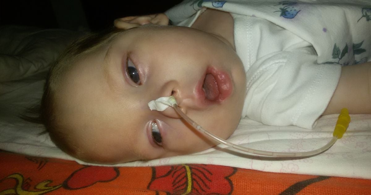 Спасите жизнь крошечной Аринки